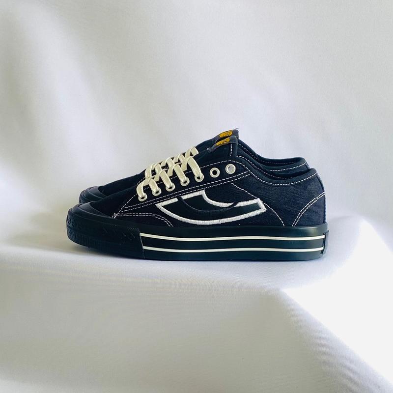 Flexion Underground Hitam Low