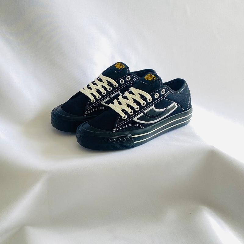 Flexion Underground Hitam Low